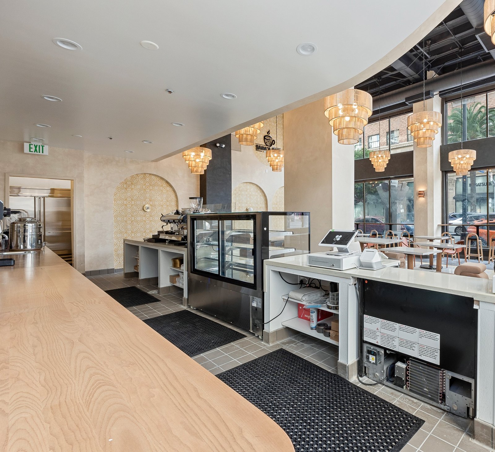 8. inviting-ambiance-restaurant-renovation-hollywood-ca