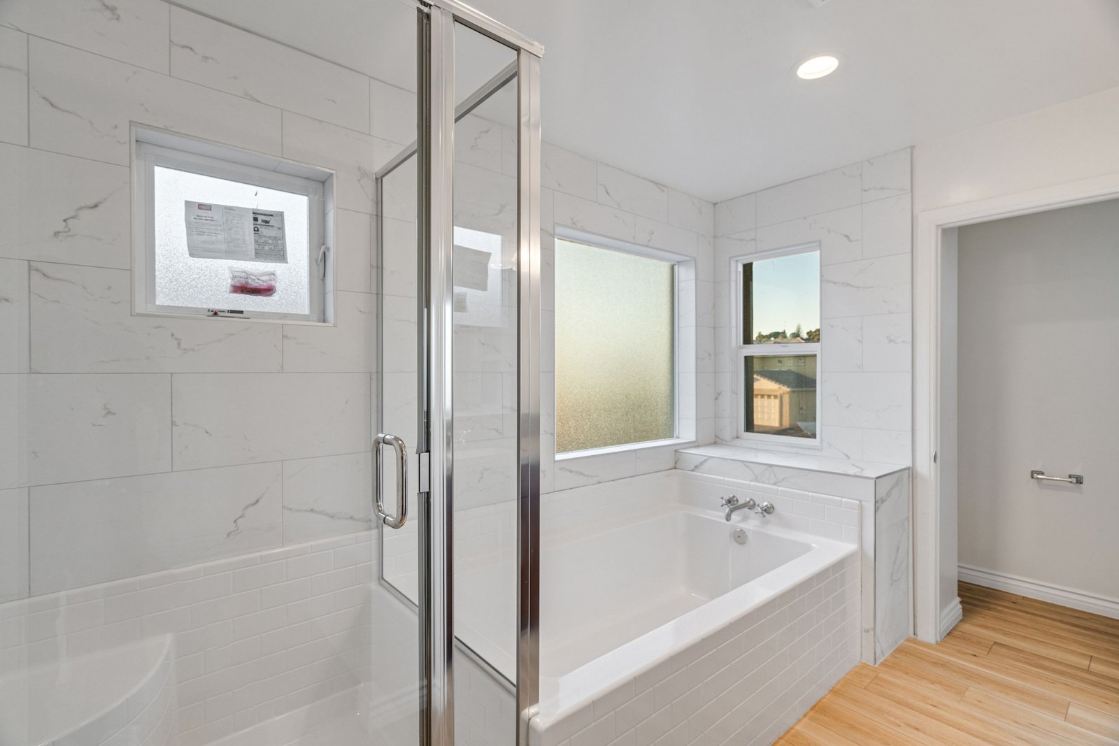 custom-home-builder-orange-county-primary-bath-soaking-tub